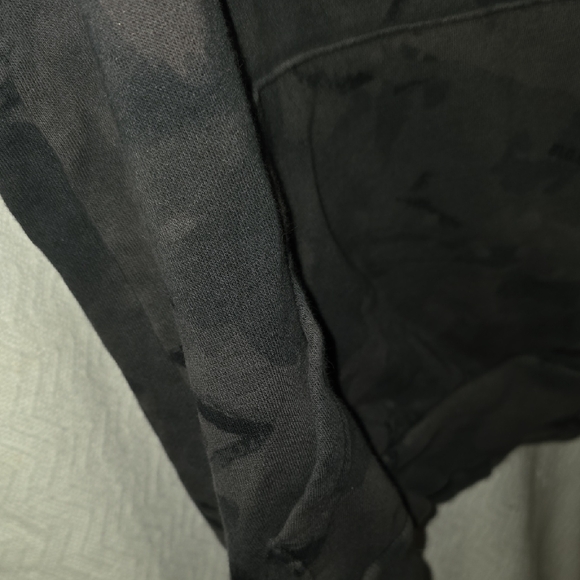 Under Armour Dark Gray Hoodie with Bull Emblem - Picture 5 of 5